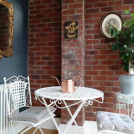 The Rector'S Retreat At The Old Vicarage Apartment Lincoln Bagian luar foto
