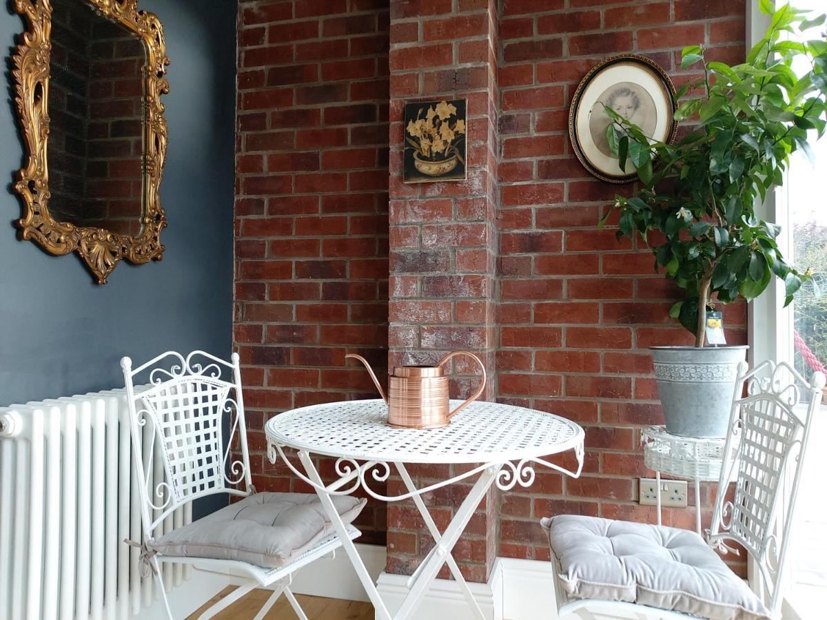 The Rector'S Retreat At The Old Vicarage Apartment Lincoln Bagian luar foto