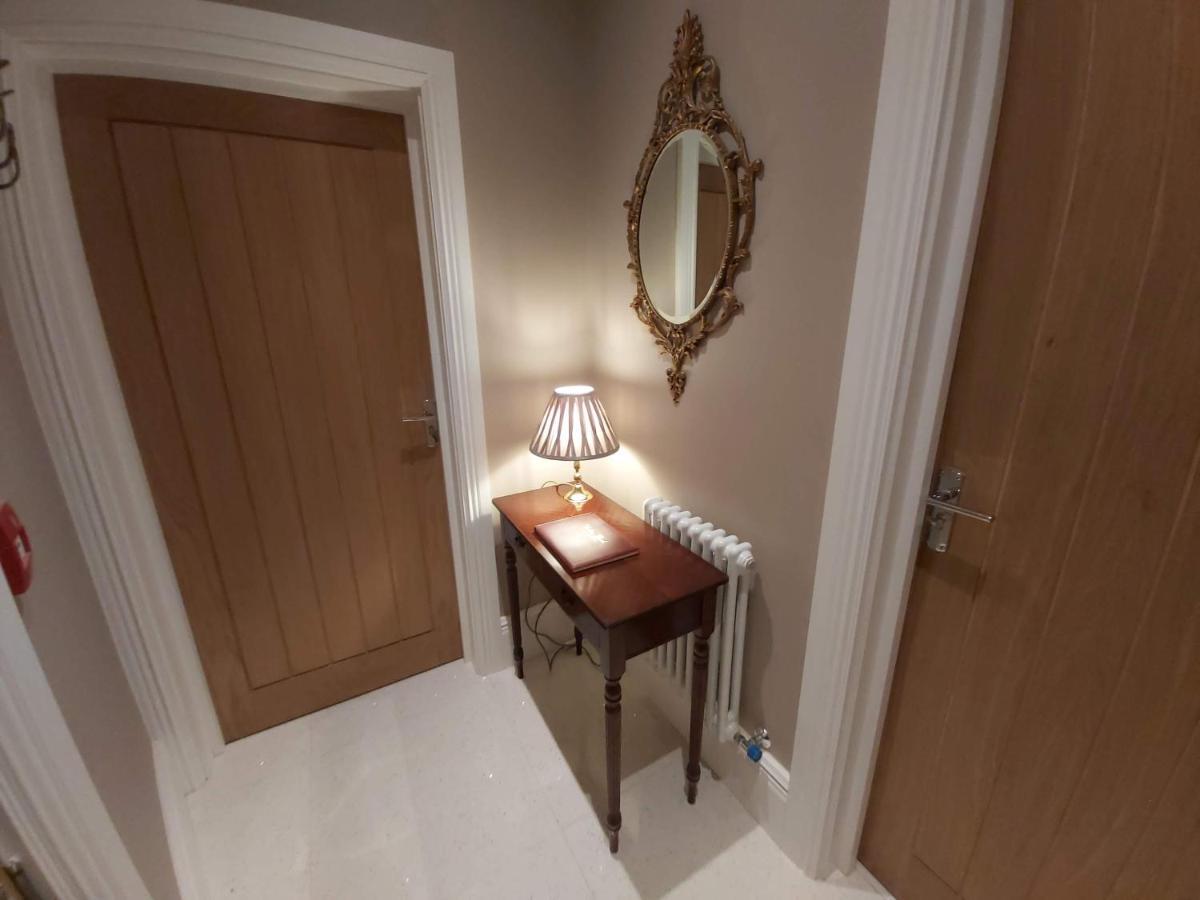The Rector'S Retreat At The Old Vicarage Apartment Lincoln Bagian luar foto
