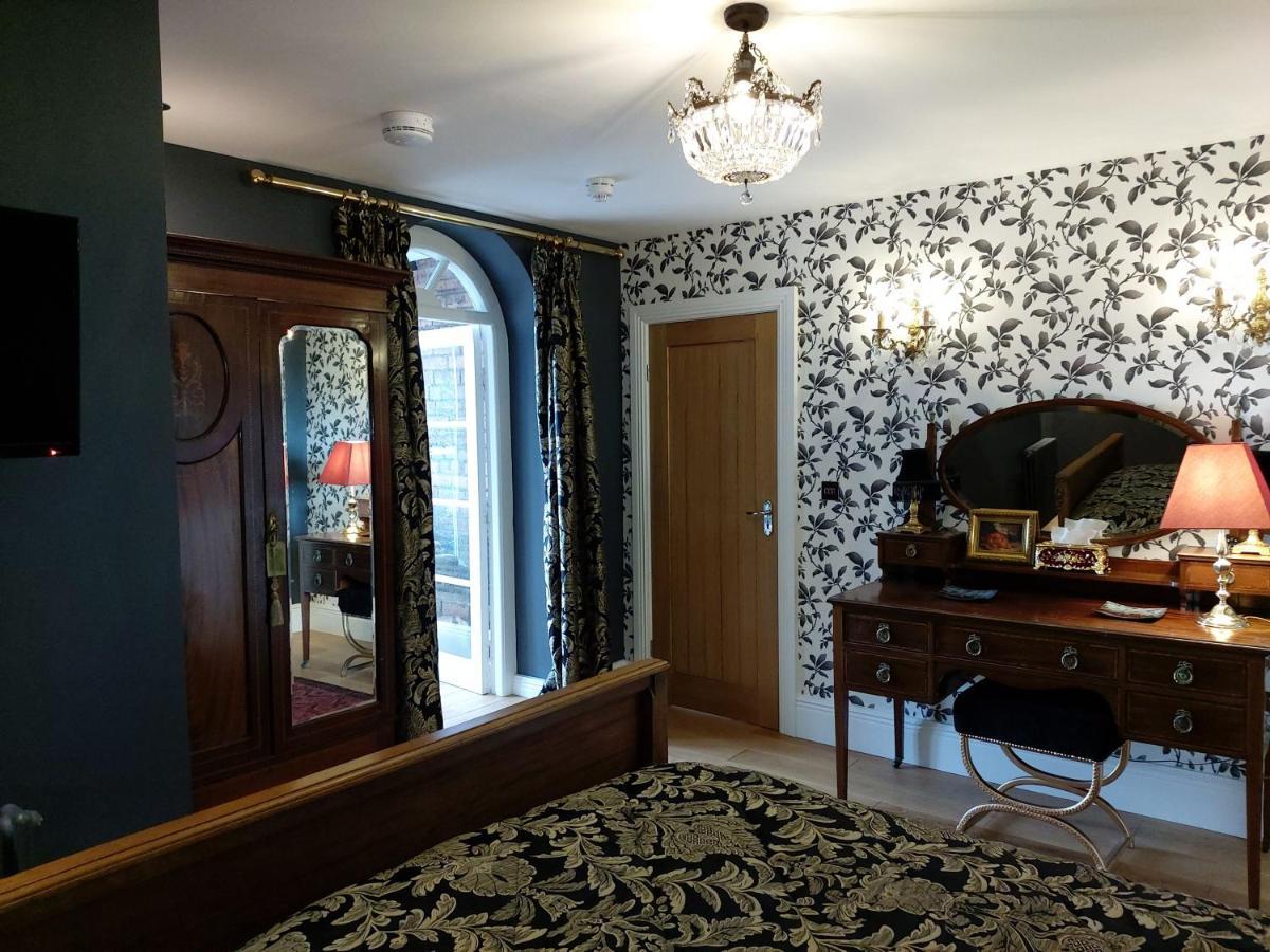 The Rector'S Retreat At The Old Vicarage Apartment Lincoln Bagian luar foto